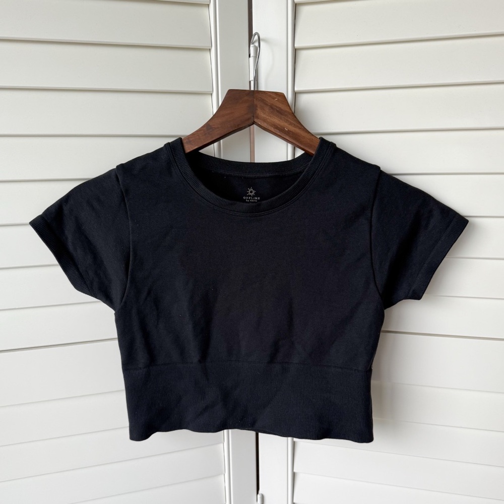 OFFLINE AERIE ATHLETIC BLACK CROPPED SHIRT size xs